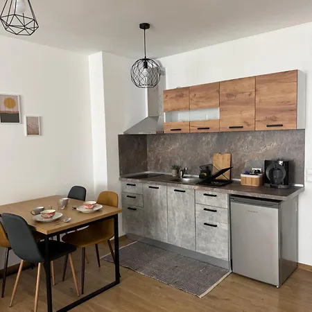 Rest&reset Lazur - 10 Min To Beach&sea Garden Apartment